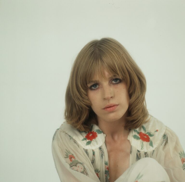 Marianne Faithfull, 1960s Pop Chanteuse, Dies at 78