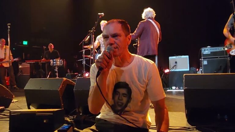 Watch Peter Buck & Scott McCaughey Join Michael Shannon & Jason Narducy On R.E.M. Covers In Portland