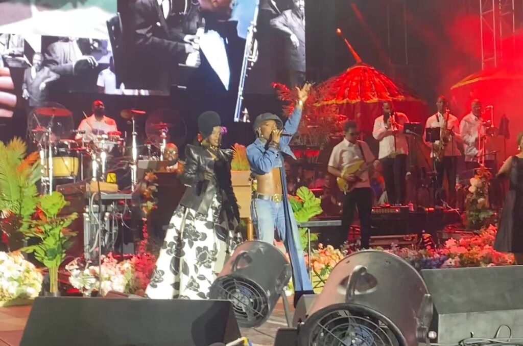 Watch Doechii Join Lauryn Hill On “Doo Wop (That Thing)” At Jazz In The Gardens