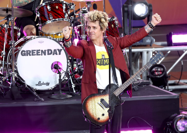 Billie Joe Armstrong Halts Green Day Show To Tell Off Fan With Water Gun