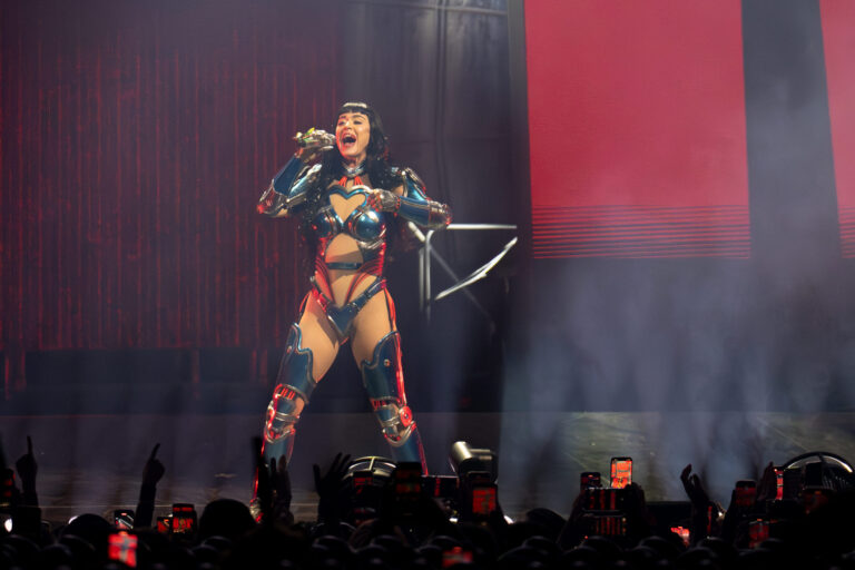 Katy Perry’s Sydney Show Interrupted By Stage-Crasher