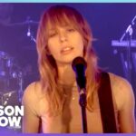 Watch Gordi Make Her Solo US TV Debut On The Kelly Clarkson Show