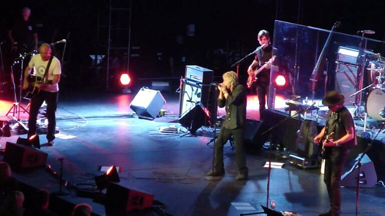 The Who Play 1971 Song “Going Mobile” Live For The First Time Ever