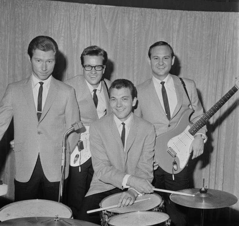 Sonny Curtis, Crickets Member And “I Fought The Law” Writer, Dead At 88