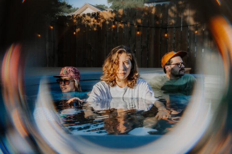 Weakened Friends – “Nosebleed”