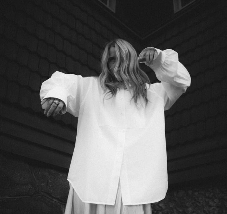 Anna von Hausswolff – “Struggle With The Beast”