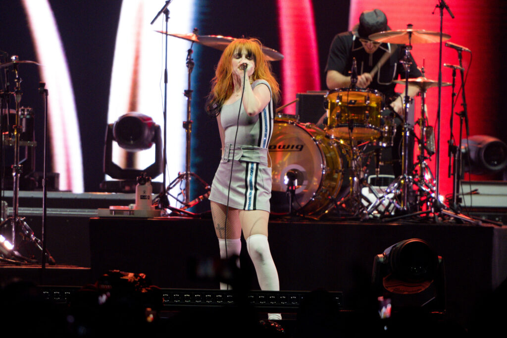 Hayley Williams Joins David Byrne In NYC, Responds To Kid Rock Dissing “Nashville Chicks With Blue Hair”