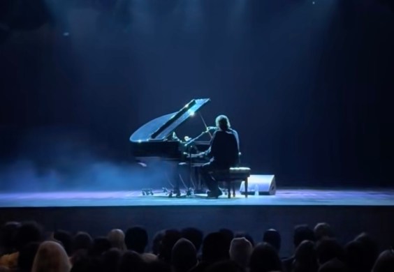 Cameron Winter Covers This Is Lorelei In LA, Debuts New Song “Sandbag”