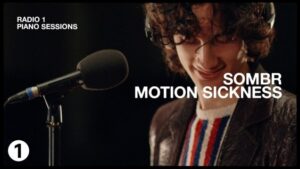 Sombr Covrs Phoebe Bridgrs