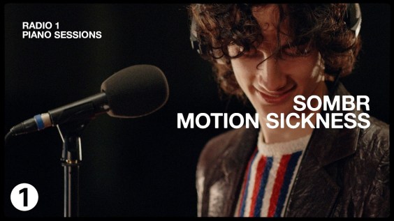 Sombr Covrs Phoebe Bridgrs